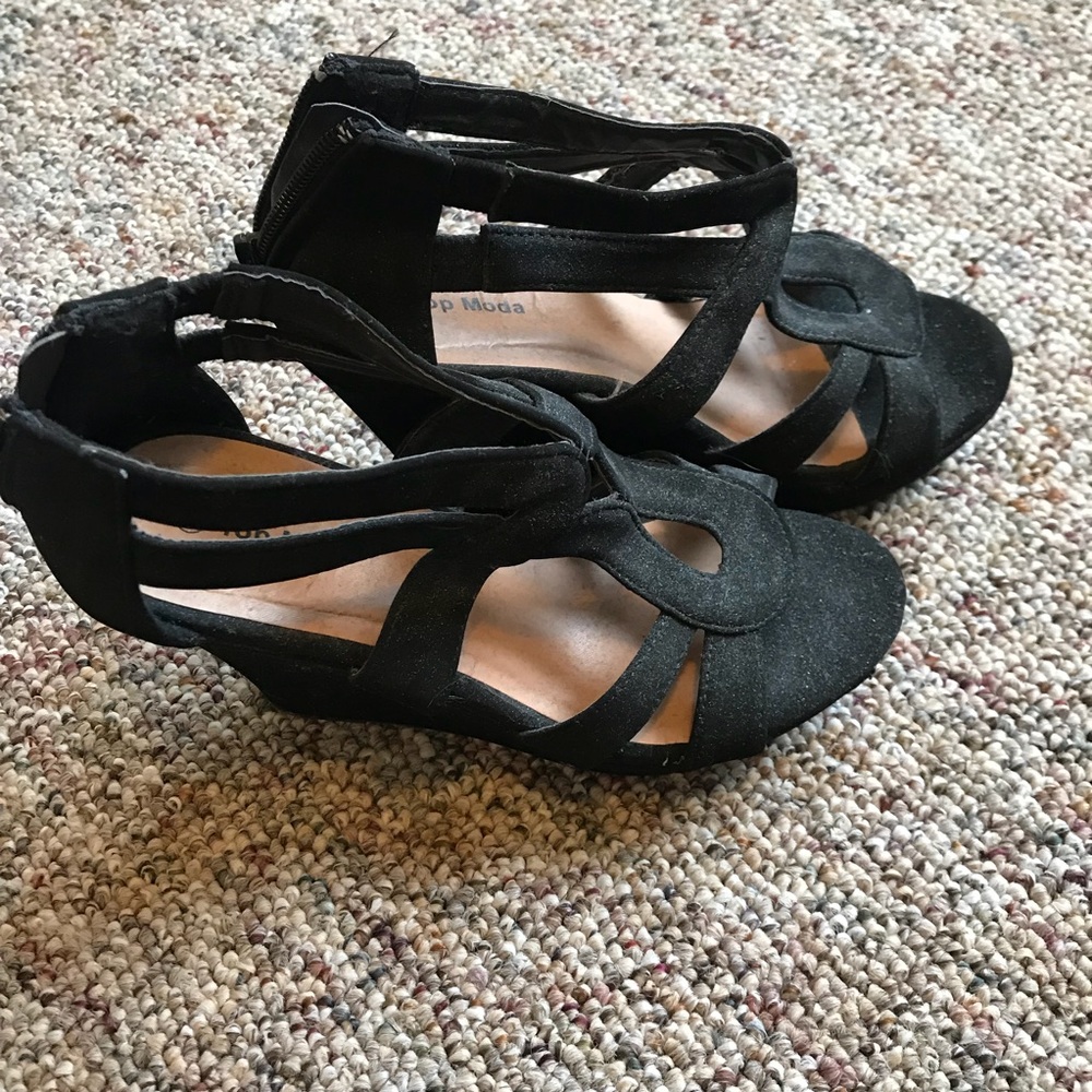 Shoe
